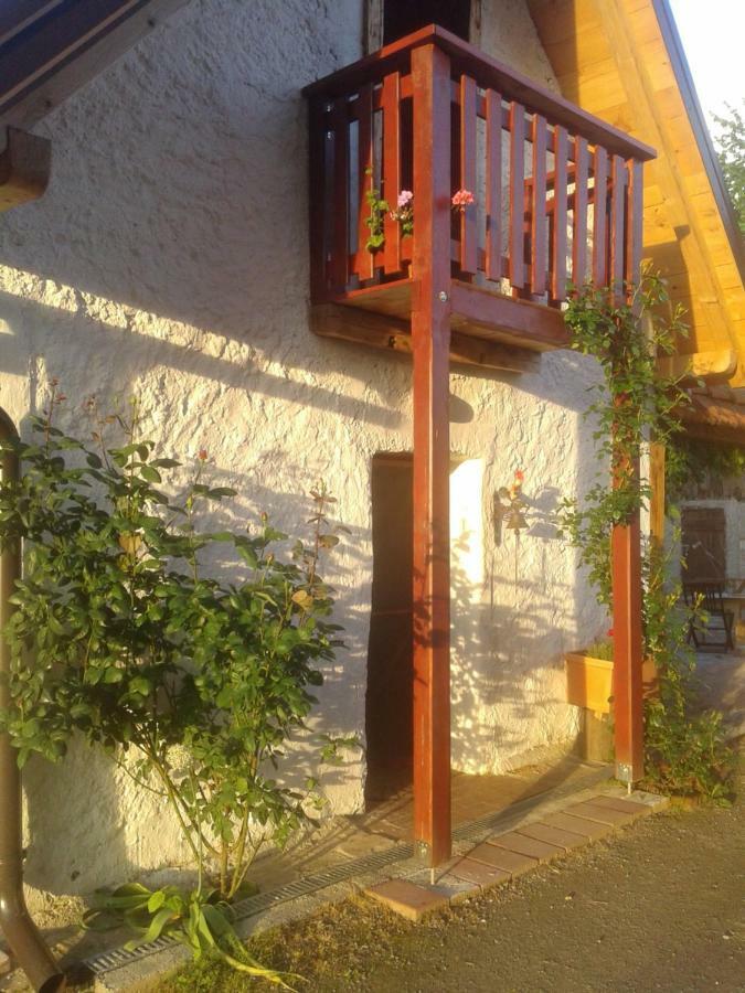 Latin Hotel Plaški Екстериор снимка